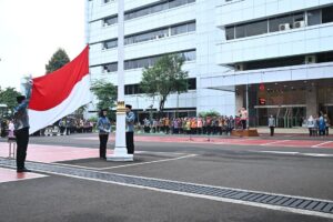 Suasana upacara peringatan Hari Sumpah Pemuda ke-97 Tahun 2025 di lingkungan Sekretariat Jenderal MPR, DPR, dan DPD RI, Selasa (28/10/2025). Foto: Farhan/vel.