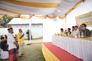 Anggota Komisi V DPR RI, Musa Rajekshah melakukan agenda reses dengan menyambangi Desa Klambir 5 Kampung, Kecamatan Sunggal, Kabupaten Deli Serdang, Sumatera Utara, Jumat (17/10/2025). Foto : Ist/Andri.