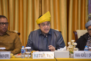 Ketua Tim Kunjungan Kerja Spesifik (Kunsfik) Komisi II DPR RI, Dede Yusuf, saat pertemuan Komisi II dengan Wakil Gubernur Kepri dan jajaran Forkopimda, di Tanjungpinang, Kepri, Senin (29/9/2025). Foto: Eno/vel.