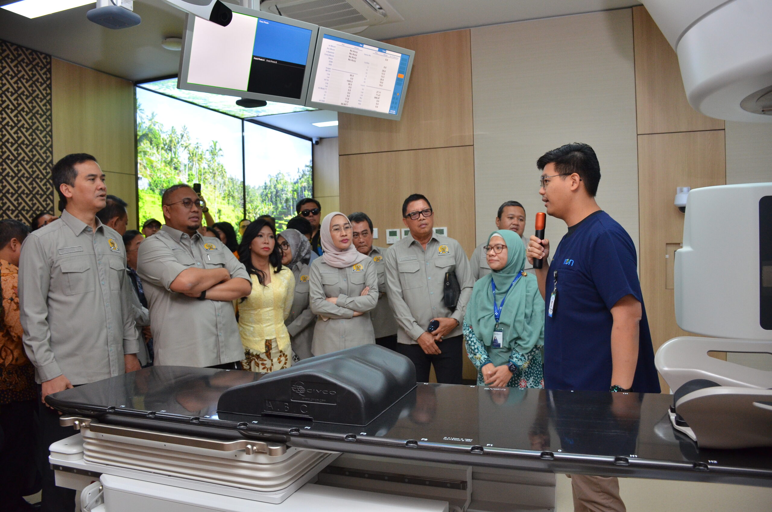 Anggota Komisi VI DPR RI I Nengah Senantara saat mengikuti Kunjungan Kerja Masa Reses (Kunres) Komisi VI DPR RI ke Kota Denpasar, Provinsi Bali, Jumat (3/10/2025). Foto: Anju/vel.