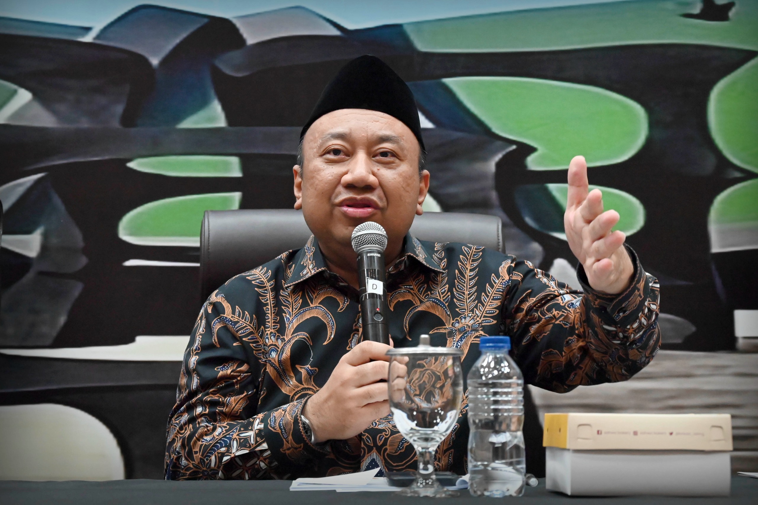 Wakil Ketua Komisi X DPR RI, Lalu Hadrian, dalam Forum Legislasi yang digelar KWP bersama Biro Pemberitaan DPR RI di Gedung Nusantara I, DPR RI, Senayan, Jakarta, Selasa (30/9/2025). Foto: Mario/vel.