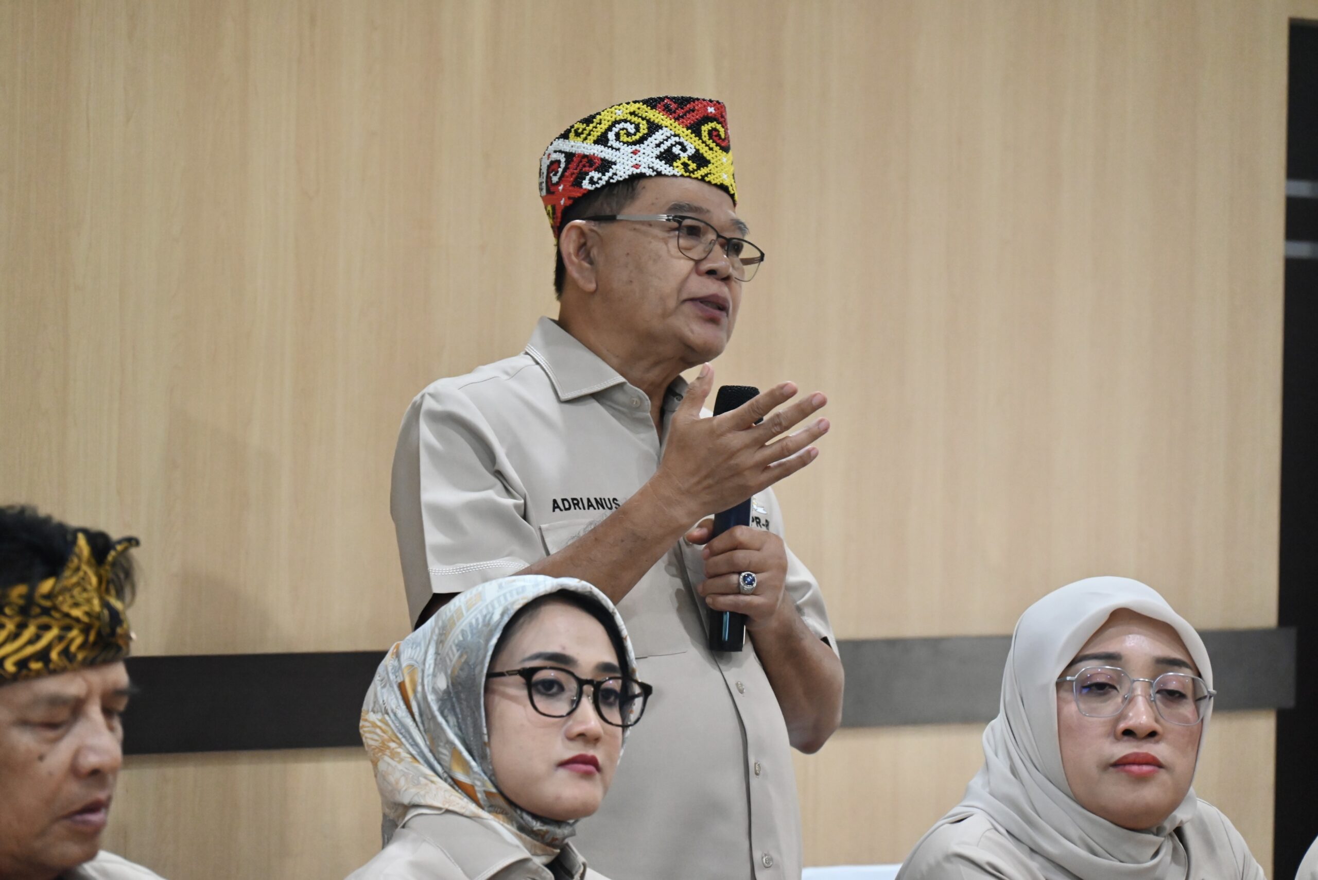 Anggota Komisi IV DPR RI, Adrianus Asia Sidot, saat kunjungan kerja spesifik Komisi IV ke Pontianan, Kalimantan Barat (Kalbar), Selasa (30/9/2025). Foto: Yasmin/vel