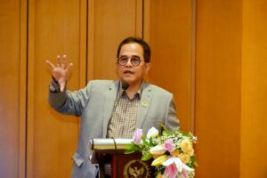 Sekretaris Jenderal DPR RI, Indra Iskandar, dalam kegiatan Sosialisasi Penguatan Publikasi Kegiatan Anggota DPR RI melalui website resmi DPR RI dpr.go.id di Kompleks Parlemen, Jakarta, Kamis (30/10/2025). Foto : Runi/Andri.