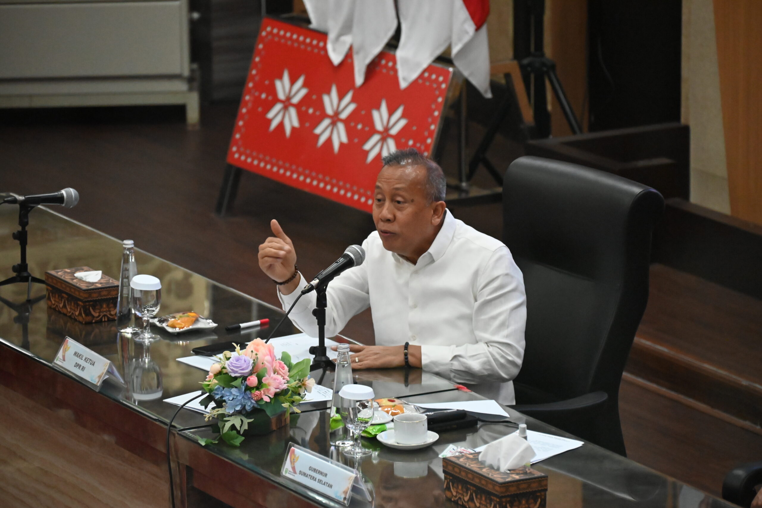 Wakil Ketua DPR RI Saan Mustopa dalam agenda Kunjungan Kerja Gabungan DPR RI ke Kantor Gubernur Provinsi Sumatera Selatan, Kota Palembang, Sumatera Selatan, Rabu (15/10/2025). Foto: Saum/vel.