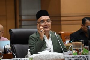 Ketua Komisi VIII DPR RI Marwan Dasopang dalam Rapat Kerja Komisi VIII DPR RI dengan Menteri Haji dan Umrah, di Kompleks Parlemen, Senayan, Jakarta, Selasa (28/10/2025). Foto : Mahendra/Andri.