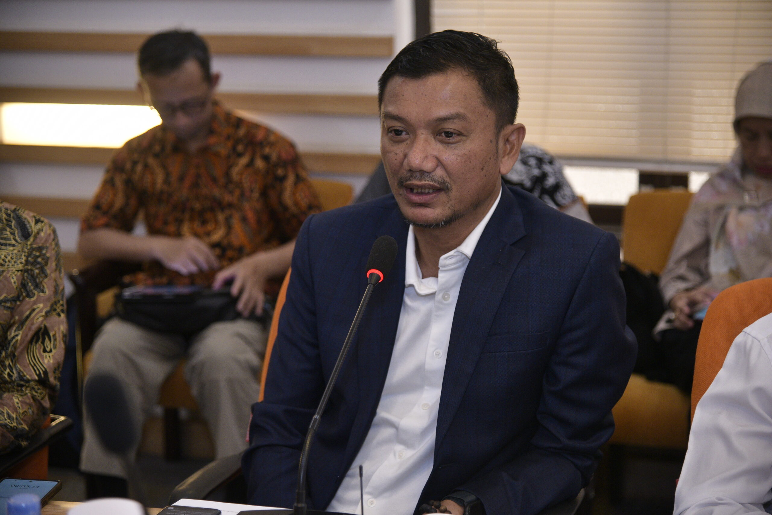 Anggota Komisi II DPR RI Indrajaya saat mengikuti Kunjungan Kerja Reses Komisi II ke Kantor Badan Kepegawaian Daerah (BKD) Provinsi Jawa Barat, Bandung, Jawa Barat, Sabtu (4/10/2025). Foto: Munchen/vel.