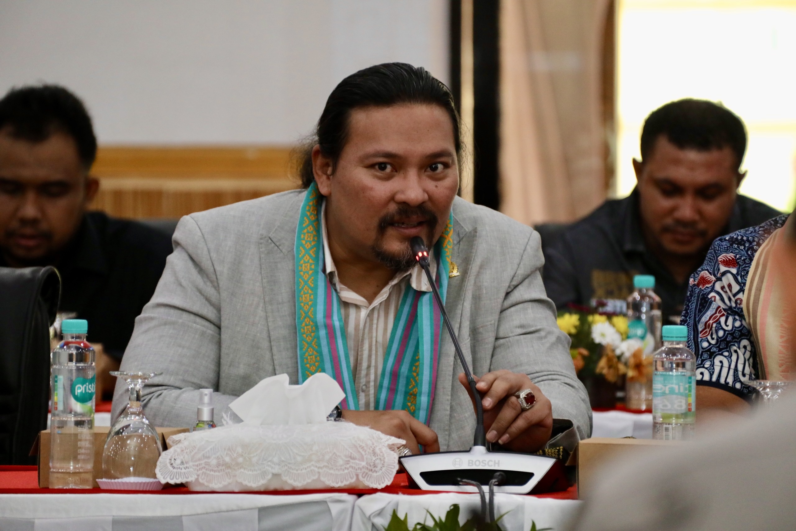 Anggota Komisi III DPR RI, Martin D. Tumbelaka, dalam Kunjungan Kerja Reses di Lombok, Nusa Tenggara Barat, Senin, (06/10/2025). Foto: Ulfi/vel.