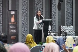 Anggota Komisi XI DPR RI Puteri Komarudin dalam kegiatan Diseminasi Kebijakan Penyelenggaraan Katalog Elektronik Versi 6 Kepada Pelaku Usaha di Kabupaten Bekasi. Foto: Ist/vel.