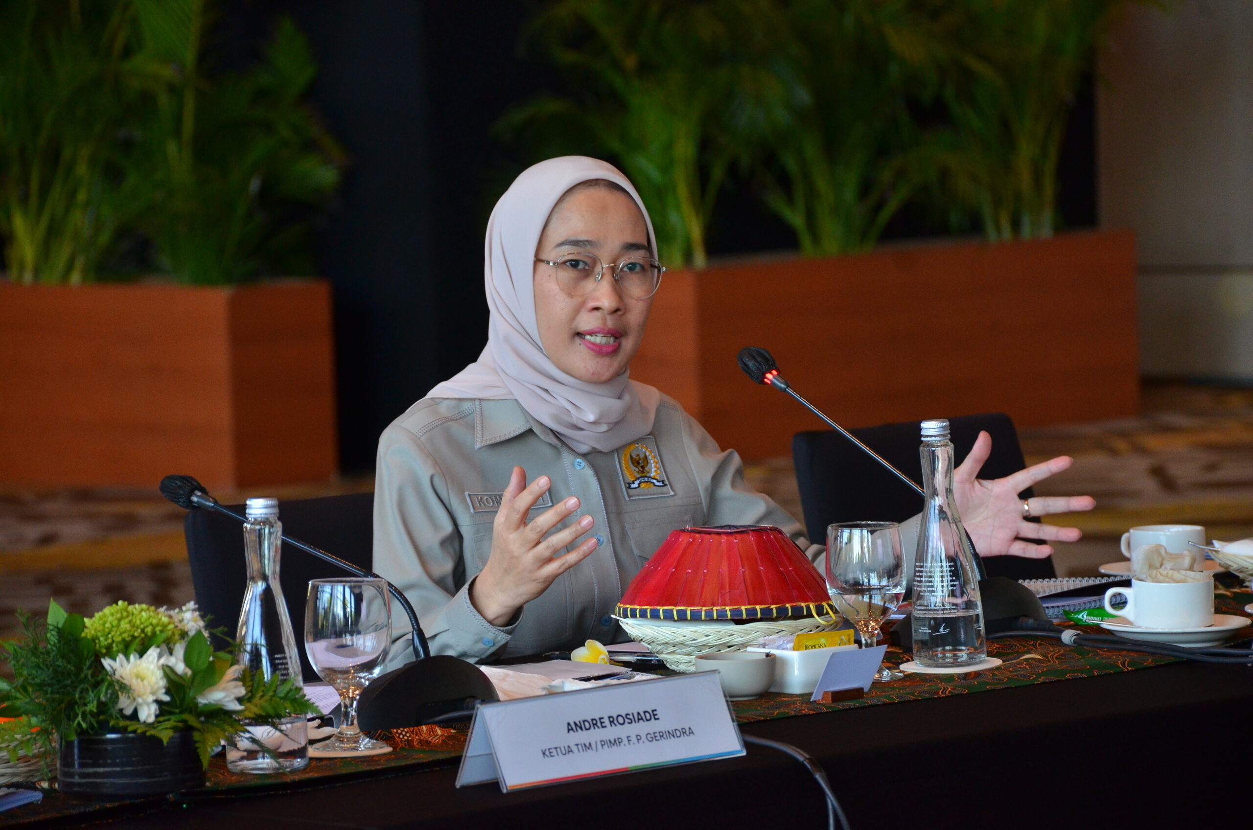 Ketua Komisi VI DPR RI, Anggia Erma Rini, saat mengikuti rapat Kunjungan Kerja Masa Reses (Kunres) Komisi VI DPR RI ke Kota Denpasar, Provinsi Bali, Jumat (03/10/2025). Foto: Anju/vel.