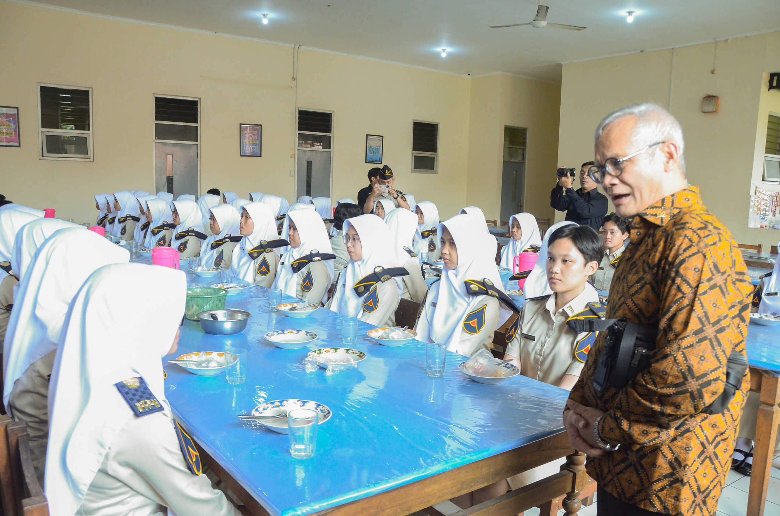 Wakil Ketua Komisi II DPR RI Aria Bima saat berdialog dengan taruni di Sekolah Tinggi Pertanahan Nasional (STPN) Yogyakarta. Foto: Aisyah/vel