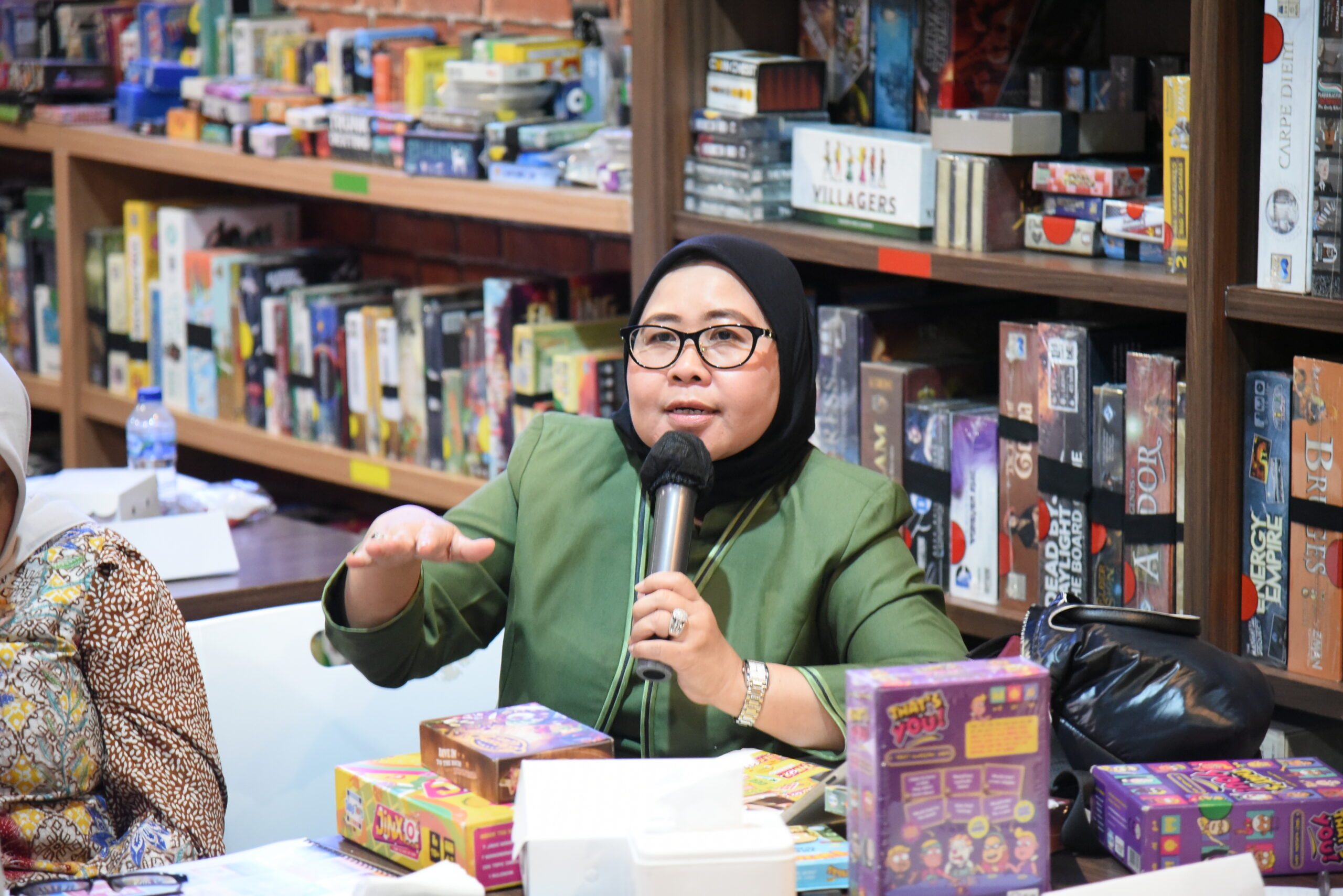 Anggota Komisi VII DPR RI, Siti Mukaromah, saat mengikuti Kunjungan Kerja Spesifik (Kunspek) Komisi VII DPR RI di Surabaya, Selasa (30/9/2025). Foto: Icha/vel.