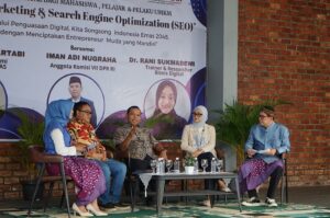 Anggota DPR RI dari Dapil Jawa Barat IV, Iman Adinugraha dalam Dialog Khusus Literasi Digital di Kabupaten Sukabumi, Jawa Barat, Kamis (16/10/2025). Foto : Ist/Andri.