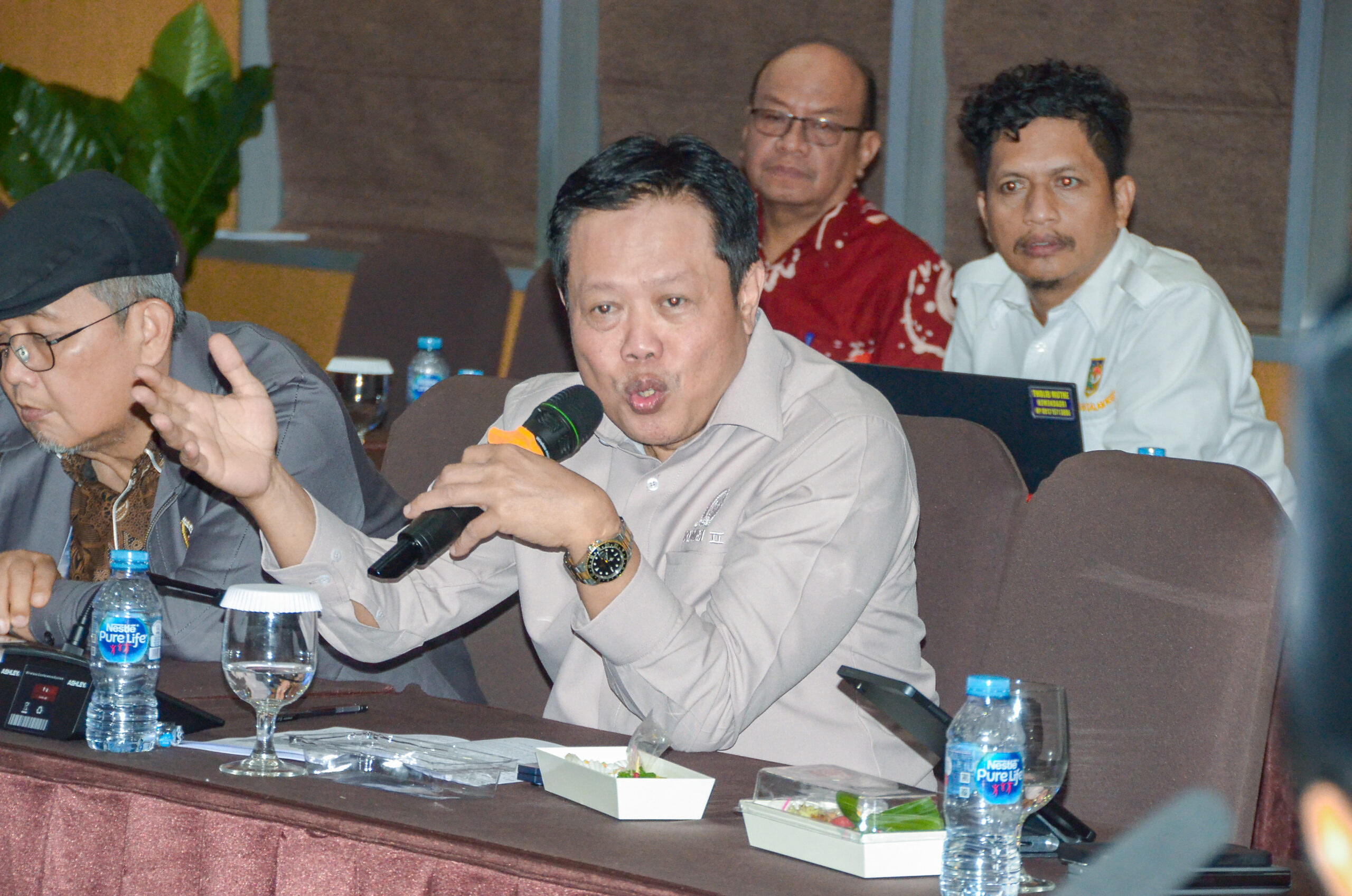 Anggota Komisi II DPR RI Mohammad Toha saat melakukan kunjungan kerja ke BPD DIY, Yogyakarta, DIY, Jumat (3/10/2025). Foto: Aisyah/vel