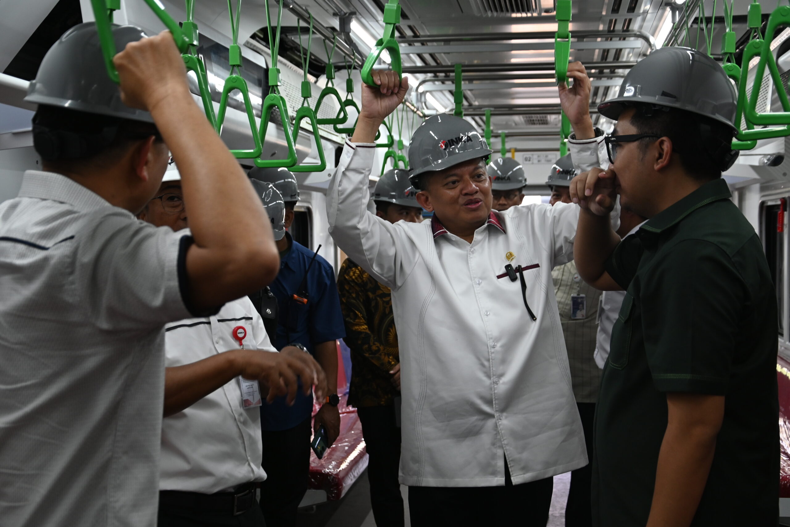 Anggota Komisi XI DPR RI Mulyadi saat kunjungan kerja Komisi XI DPR RI ke PT INKA, Madiun, Jawa Timur, Jumat (3/10/2025). Foto: Estu/vel