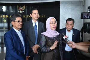 Ketua Komisi VI DPR RI Anggia Erma Rini usai sidang pengujian materiil UU tentang BUMN di Mahkamah Konstitusi. Foto: Farhan/vel.