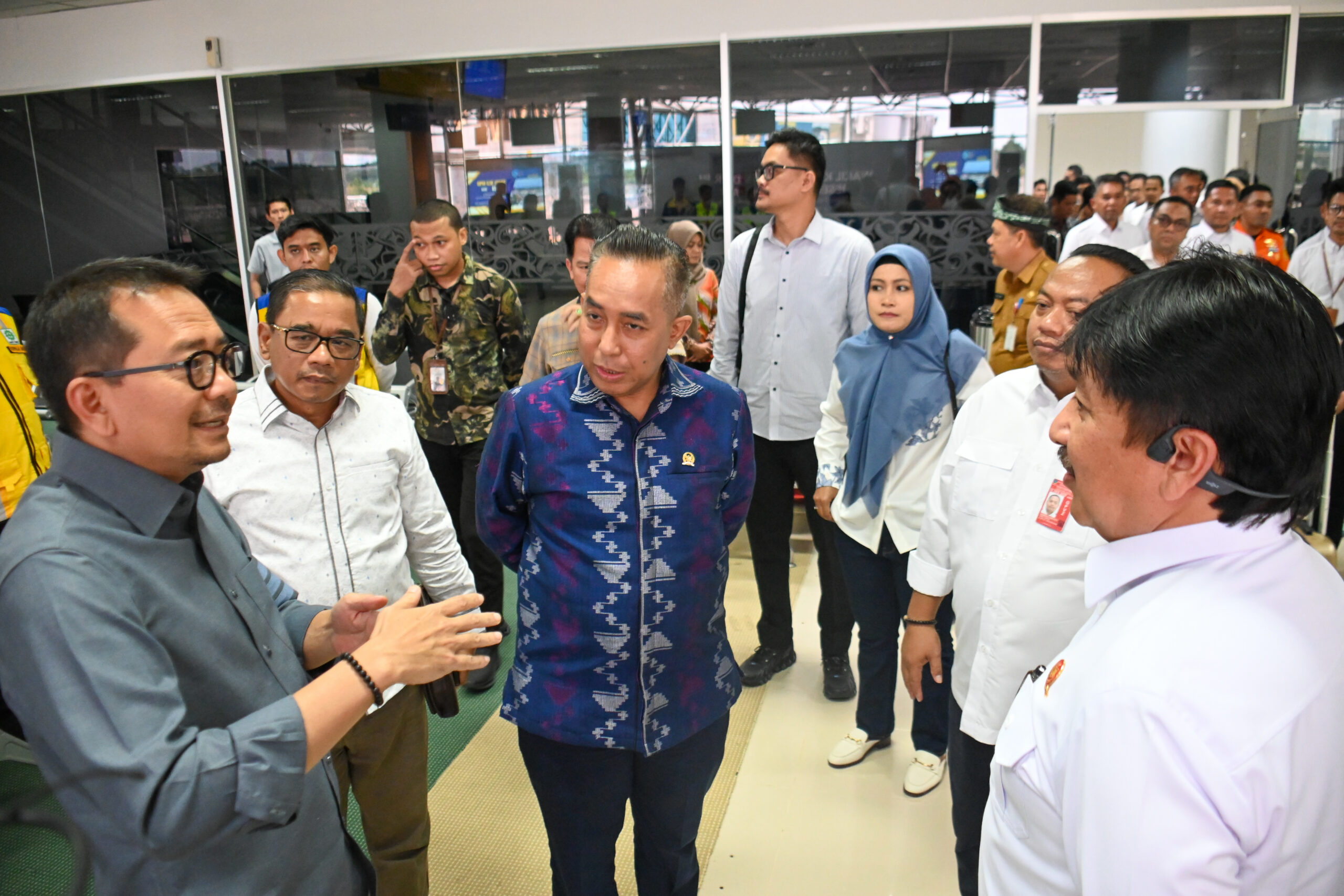 Anggota Komisi V DPR RI, Mori Hanafi saat mengikuti Kunjungan Kerja Reses Komisi V DPR RI ke Bandara Juwata Tarakan, Kalimantan Utara, Selasa (28/10/2025). Foto : Rdn/Andri.