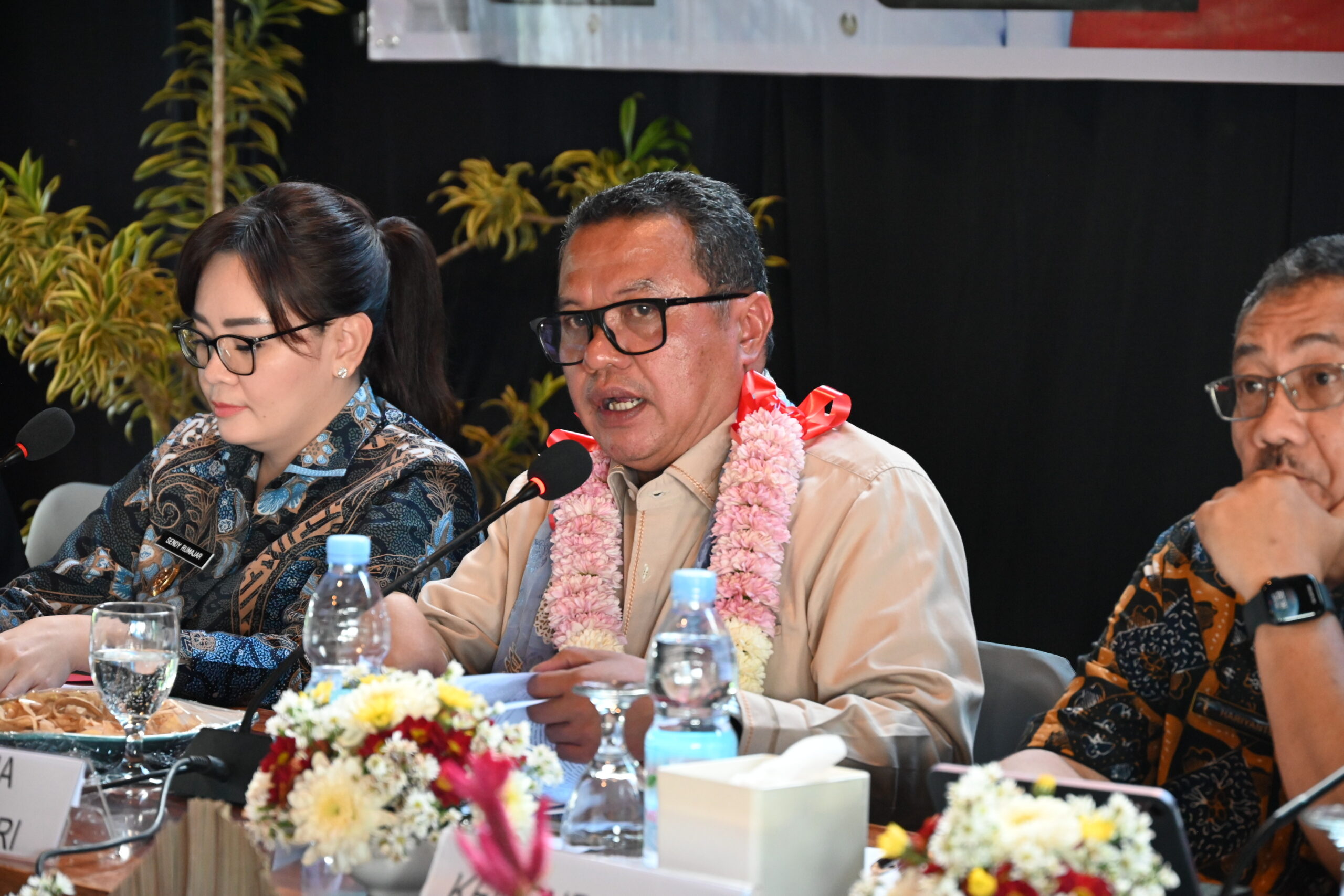 Wakil Ketua Komisi VII DPR RI, Lamhot Sinaga, saat memimpin Tim Kunjungan Kerja Reses Komisi VII DPR RI ke Kota Tomohon, Sulawesi Utara. Foto: Puntho/vel