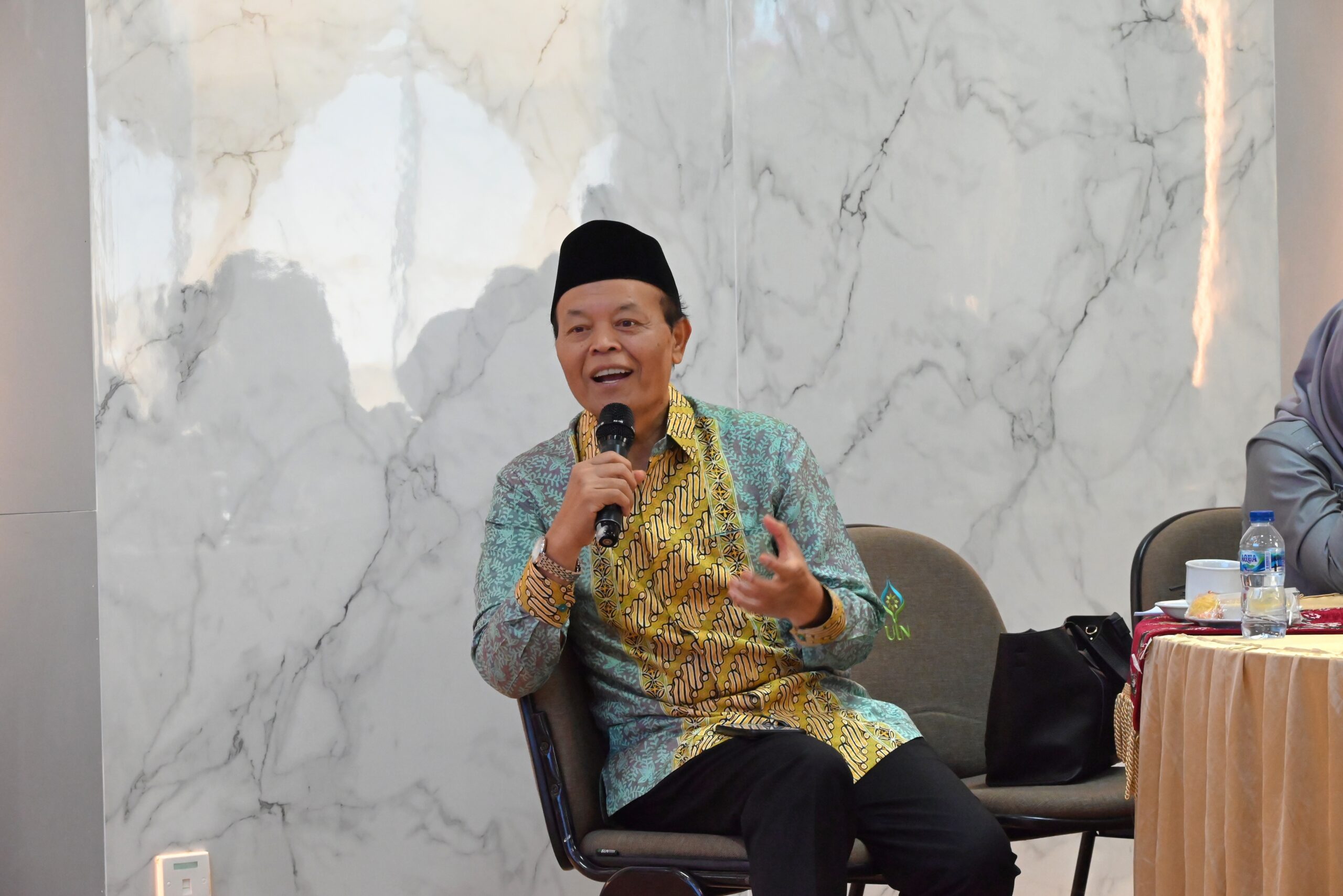 Anggota Komisi VIII DPR RI, Hidayat Nur Wahid, dalam kunjungan kerja Komisi VIII DPR RI ke Universitas Islam Negeri (UIN) Antasari Banjarmasin, Kalimantan Selatan. Foto: Balggys/vel.