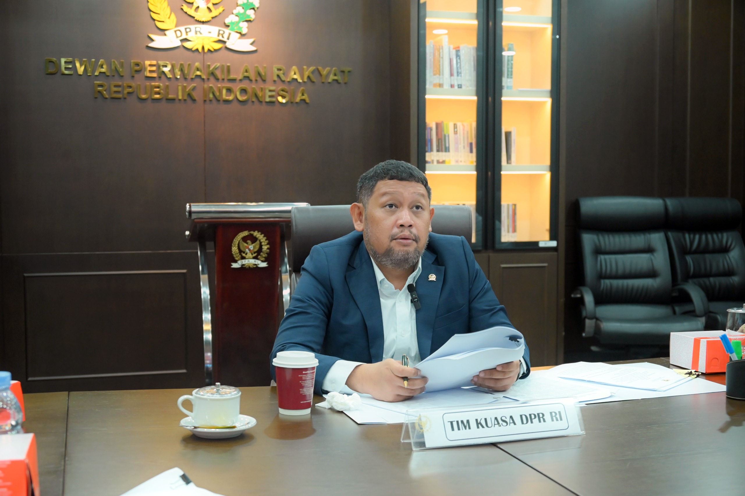 Anggota Komisi III DPR RI Abdullah saat menyampaikan keterangannya dalam Sidang Pleno Mahkamah Konstitusi (MK). Foto: Tari/vel.