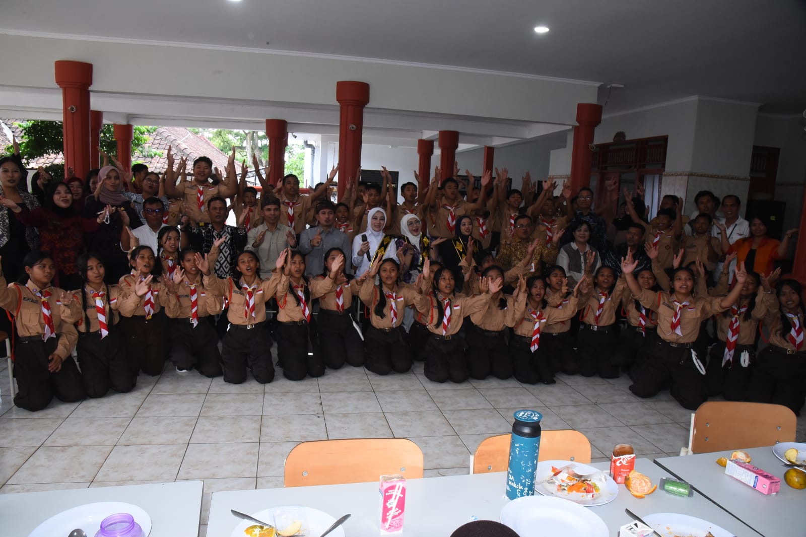 Anggota Komisi VIII DPR RI Atalia Praratya saat meninjau program Sekolah Rakyat di Sekolah Rakyat Menengah Pertama (SRMP) 17, Tabanan, Bali. Foto: Dep/vel