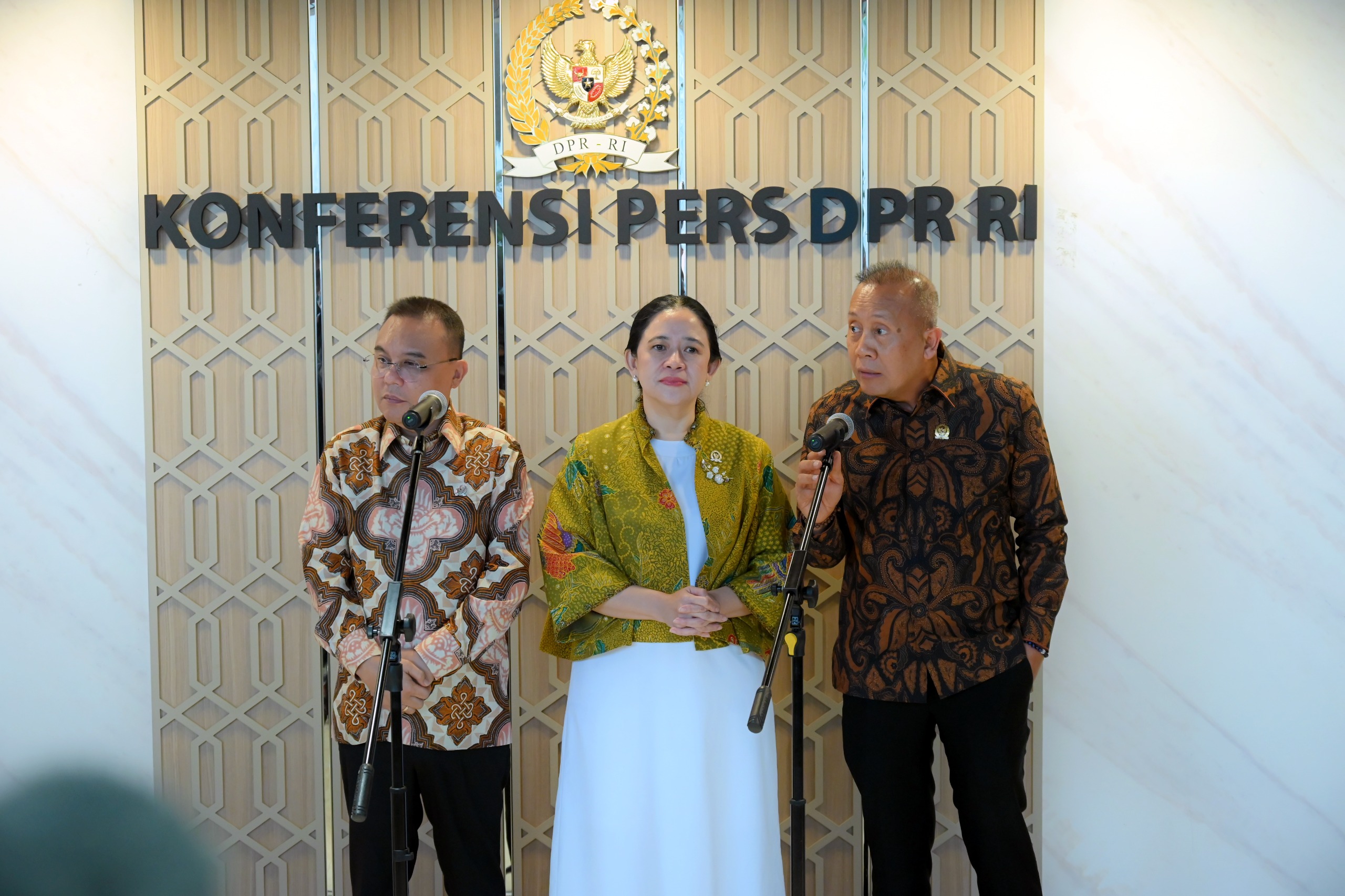 Wakil Ketua DPR RI, Saan Mustopa (kanan) saat konpers usai Rapat Paripurna. Foto: Tari/vel.