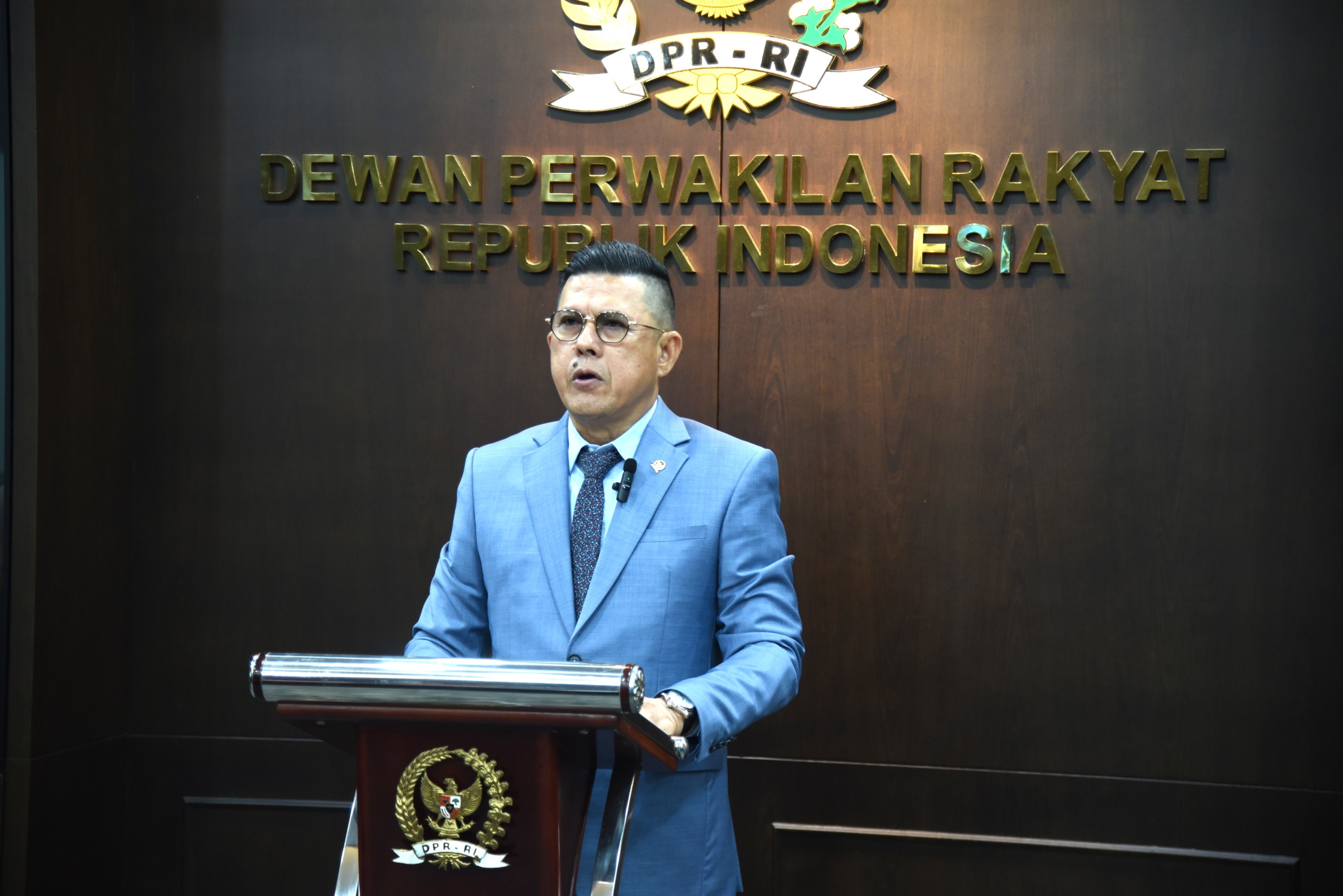 Anggota Komisi III DPR RI RI Soedeson Tandra memberikan keterangan resmi secara virtual terkait Pengujian Materiil Undang-Undang Nomor 4 Tahun 2023 tentang P2SK di Ruang Puspanlak, Gedung Setjen, DPR RI, Rabu (22/10/2025). Foto : Geraldi/Andri.