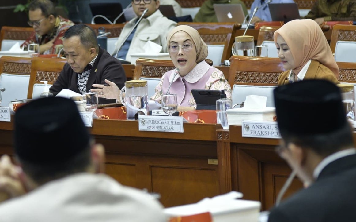 Anggota Komisi VIII DPR RI, Selly Andriany Gantina dalam Rapat Kerja Komisi VIII DPR RI bersama Menteri Haji dan Umrah, di Gedung Nusantara II, Senayan, Jakarta, Senin (27/10/2025). Foto : Munchen/Andri.