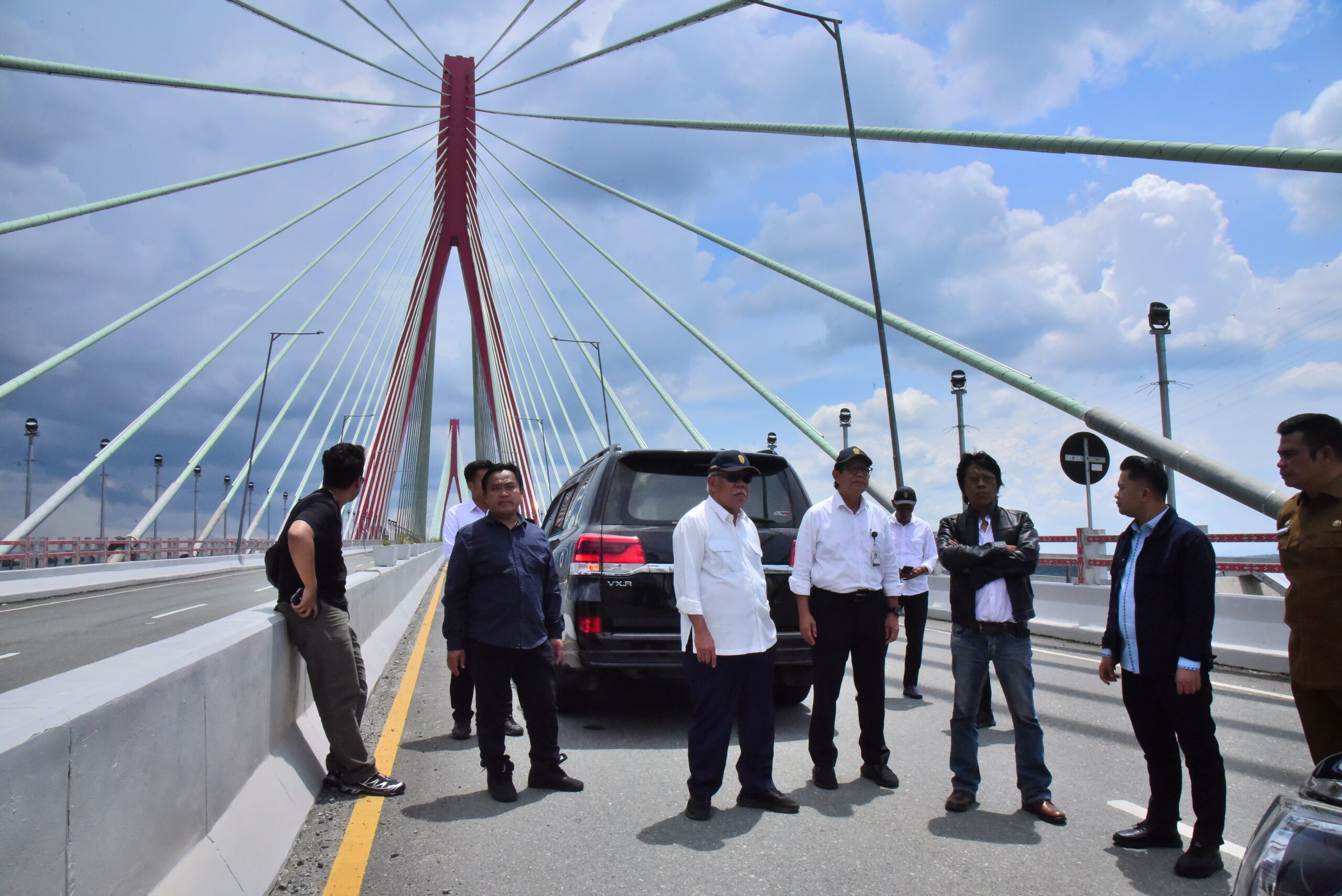 Wakil Ketua BAM DPR RI Adian Napitupulu saat kegiatan serap aspirasi dampak pembangunan IKN di Kaltim, Senin (29/9/2025). Foto: Dep/vel.