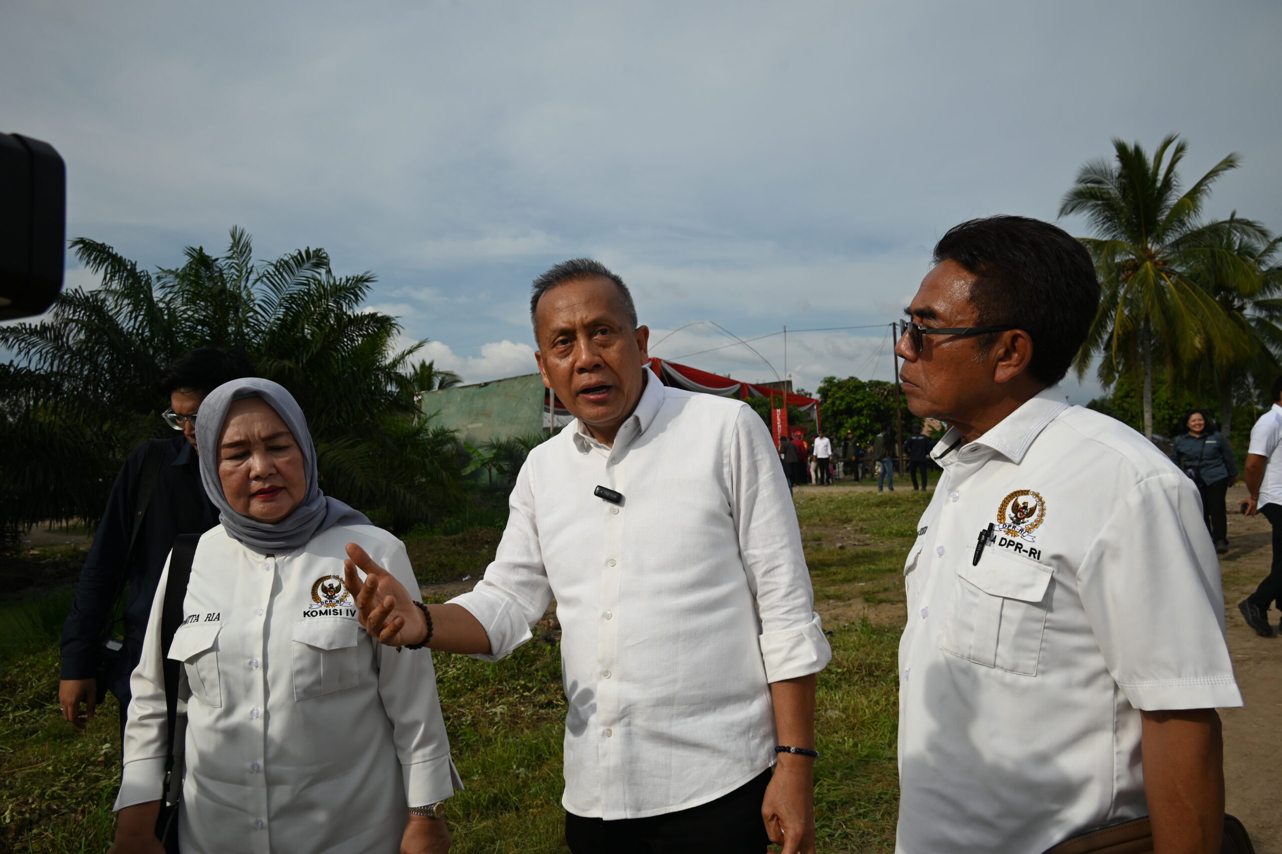 Wakil Ketua DPR RI Saan Mustopa dalam agenda peninjauan lapangan gabungan DPR ke Kabupaten Banyuasin, Sumatera Selatan, Rabu (15/10/2025). Foto: Saum/vel.