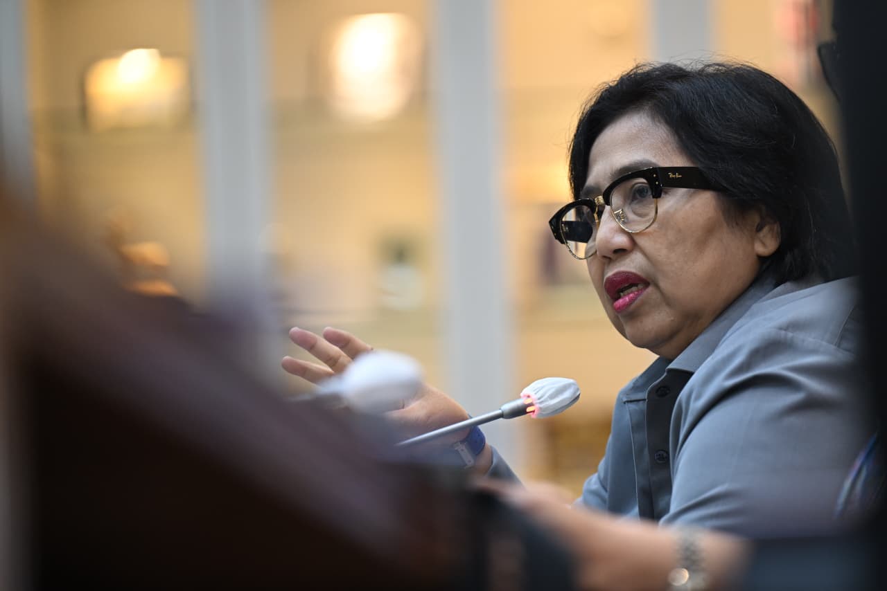 Anggota Komisi IX DPR RI, Irma Suryani, saat RDPU Komisi IX DPR bersama sejumlah asosiasi profesi pendidikan kesehatan di Ruang Rapat Komisi IX, Kompleks Parlemen, Senayan, Selasa (30/9/2025). Foto: Azka/vel.