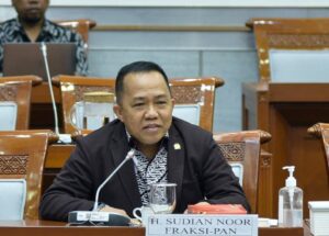 Anggota Komisi VIII DPR RI Sudian Noor dalam Rapat Kerja Komisi VIII DPR RI dengan Kementerian Haji dan Umrah di Gedung Nusantara I, DPR RI, Senayan, Jakarta, Senin (27/10/2025). Foto : Munchen/Andri.