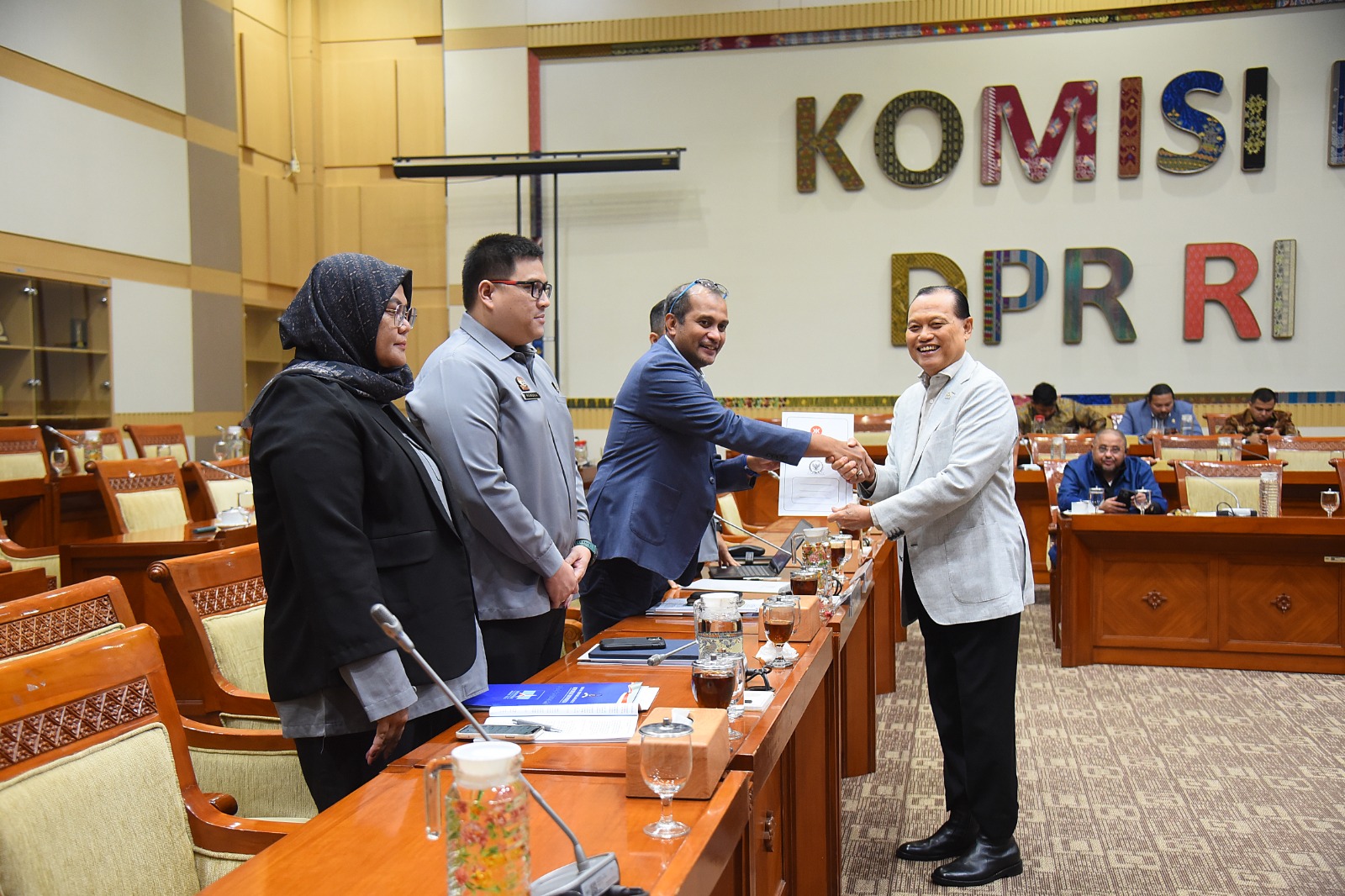 Anggota Komisi III DPR RI Adang Daradjatun dalam Rapat Kerja Komisi III bersama Menteri Hukum di Gedung Nusantara II, DPR RI, Senayan, Jakarta, Senin (24/11/2025). Foto : Devi/Andri.