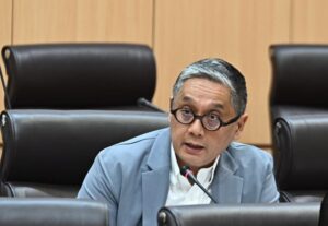 Anggota Komisi VII DPR RI, Putra Nababan dalam RDP di Gedung Nusantara I, Senayan, Jakarta, Selasa (11/11/2025). Foto : Farhan/Andri