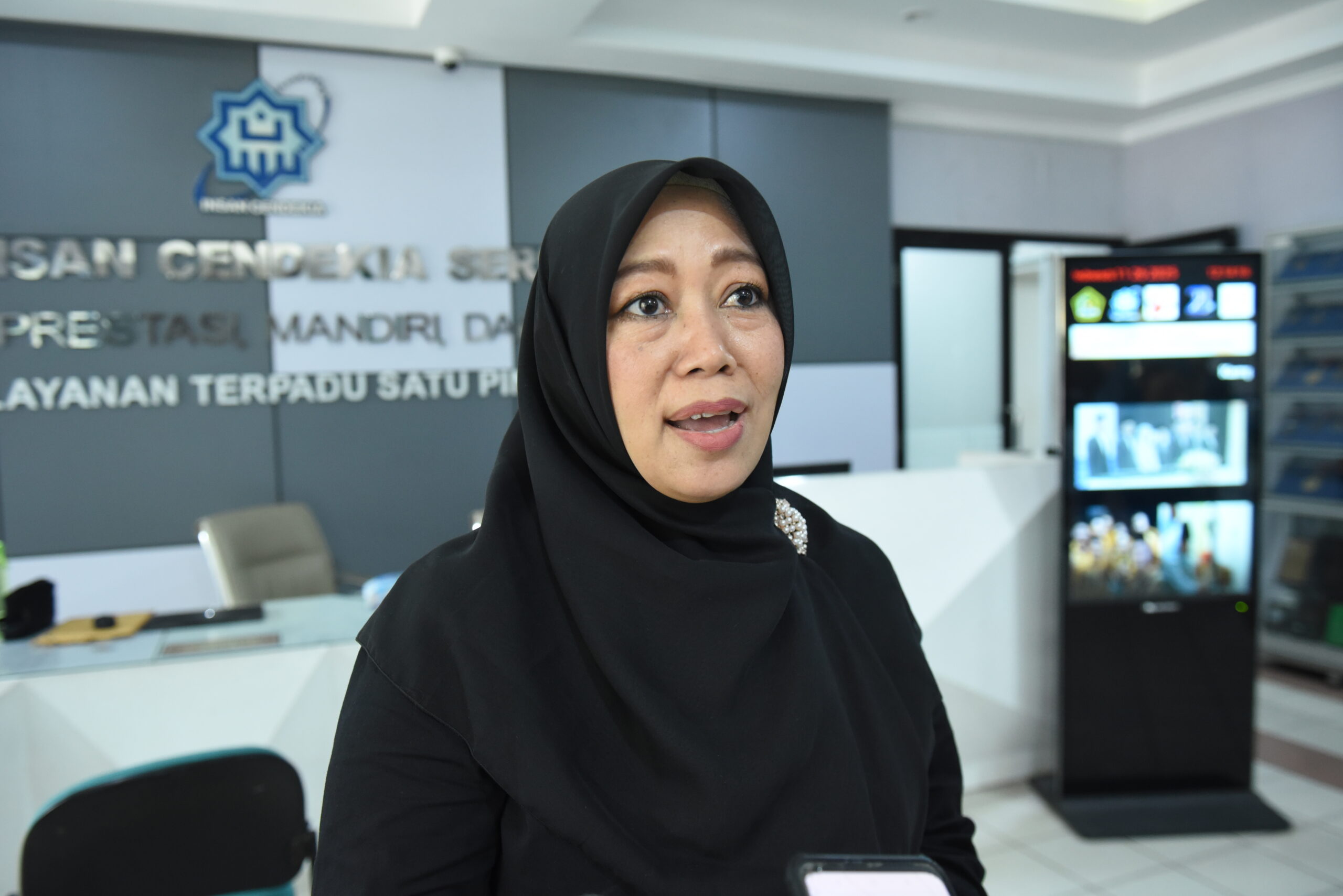 Anggota Komisi VIII DPR RI Ansari saat mengikuti Tim Kunjungan Kunspek Komisi VIII DPR mengunjungi MAN IC Serpong, Tangerang Selatan, Rabu (26/11/2025). Foto : Jaka/Andri.