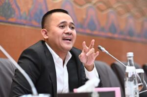 Anggota Komisi VI DPR RI Mufti Aimah Nurul Anam saat mengikuti Menteri Koperasi dan Direktur Utama PT Agrinas Pangan Nusantara di ruang rapat Komisi VI DPR RI, Senayan, Jakarta, Selasa (18/11). Foto: Farhan/vel.