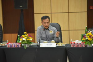 Anggota BAKN DPR RI, Eka Widodo, saat mengikuti rapat Kunjungan Kerja Spesifik (Kunspek) BAKN DPR RI ke BPK Sumut, Kota Medan, Provinsi Sumatera Utara, Senin (24/11/2025). Foto: Anju/vel.