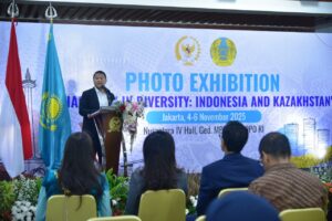 Ketua DPR RI Mardani Ali Sera, saat menyampaikan pidato sekaligus membuka acara Photo Exhibition di Hall Gedung Nusantara IV, Selasa (4/11/2025). Foto: Oji/vel.