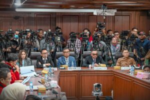 Suasana sidang terbuka Mahkamah Kehormatan Dewan (MKD) DPR RI terkait dugaan pelanggaran kode etik lima Anggota DPR RI nonaktif, di ruang sidang MKD,Rabu (5/11/2025). Foto: Mario/vel.