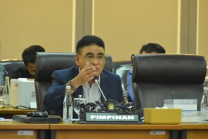 Wakil Ketua Komisi XIII DPR RI Andreas Hugo Pareira saat memimpin rapata Komisi XIII DPR RI di Gedung Nusantara II, Senayan, Jakarta, Senin (17/11/2025). Foto: Runi/vel.