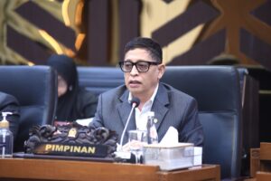 Ketua Baleg DPR RI, Bob Hasan, saat memimpin rapat Panja Presentasi hasil kajian Tim Ahli dalam rangka Harmonisasi RUU tentang Pelindungan Saksi dan Korban, Senin (24/11/2025). Foto: Geraldi/vel.