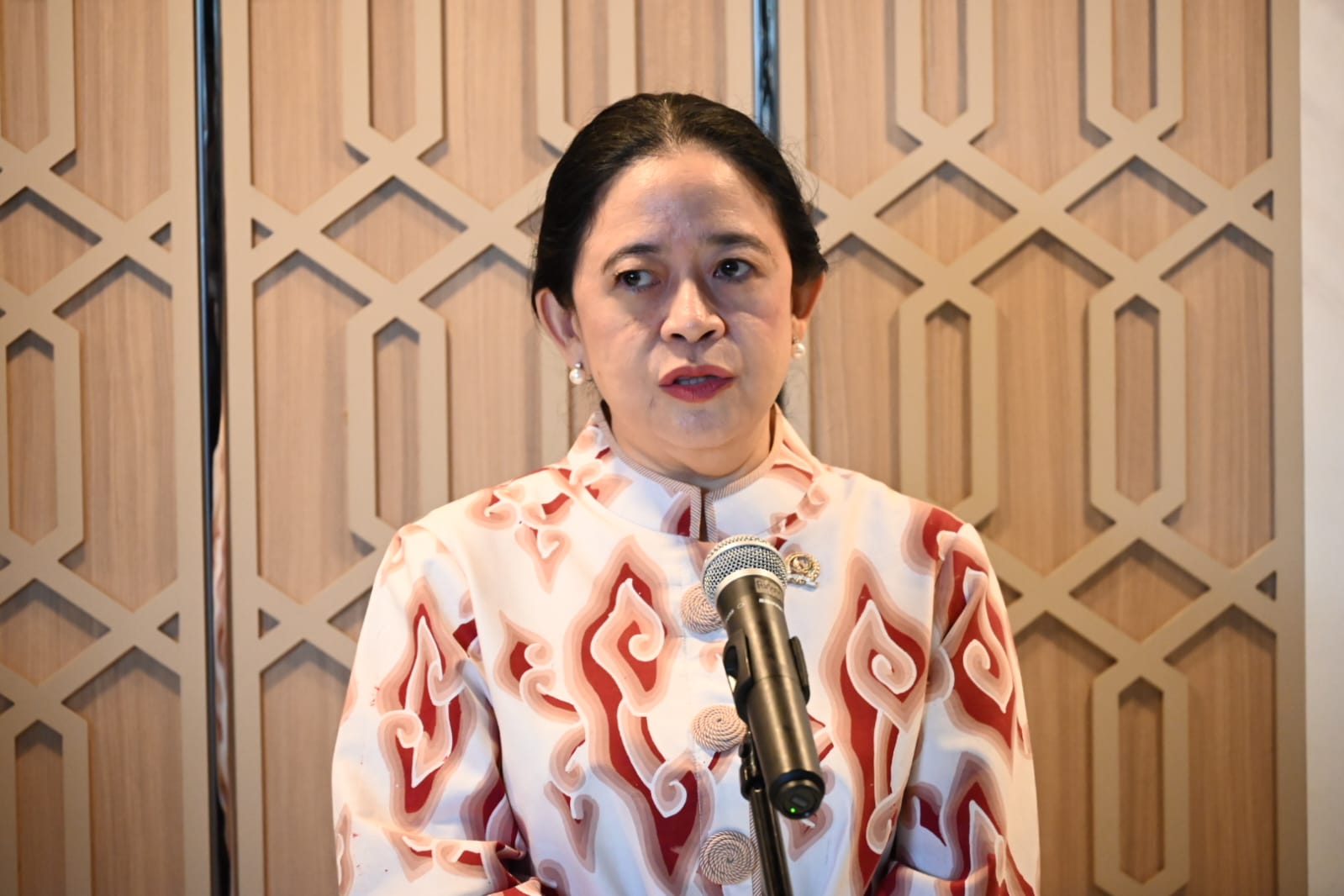 Ketua DPR RI Puan Maharani saat konferensi pers kepada awak media di Gedung DPR, Kompleks Parlemen, Senayan, Jakarta, Selasa, (18/11/2025). Foto: Mahendra/vel.