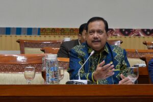 Anggota Komisi III DPR RI Rikwanto dalam RDPU Komisi III DPR RI dengan akademisi Universitas Lambung Mangkurat, Forum Advokat Pembaharuan (HAP), dan ICEL, di Gedung DPR, Senayan, Jakarta, Senin (10/11/2025). Foto : Mu/Andri.