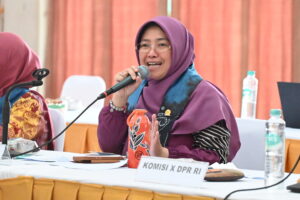 Wakil Ketua Komisi X DPR RI Kurniasih Mufidayati saat mengikuti Kunjungan Kerja Spesifik Komisi X DPR ke Balai Guru dan Tenaga Pendidikan (BGTK), Kota Banjarbaru, Provinsi Kalimantan Selatan, Rabu (19/11/2025). Foto: Saum/vel.