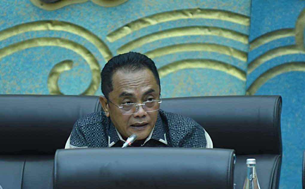 Anggota Komisi XII DPR RI Sigit Karyawan Yunianto saat RDP dengan Dirjen Migas Kementerian ESDM, Kepala BPH Migas, serta Bupati Tapanuli Tengah, Bupati Manokwari, dan Bupati Ogan Komering Ilir di DPR RI, Jakarta, Senin (24/11/2025). Foto : Jaka/Andri.