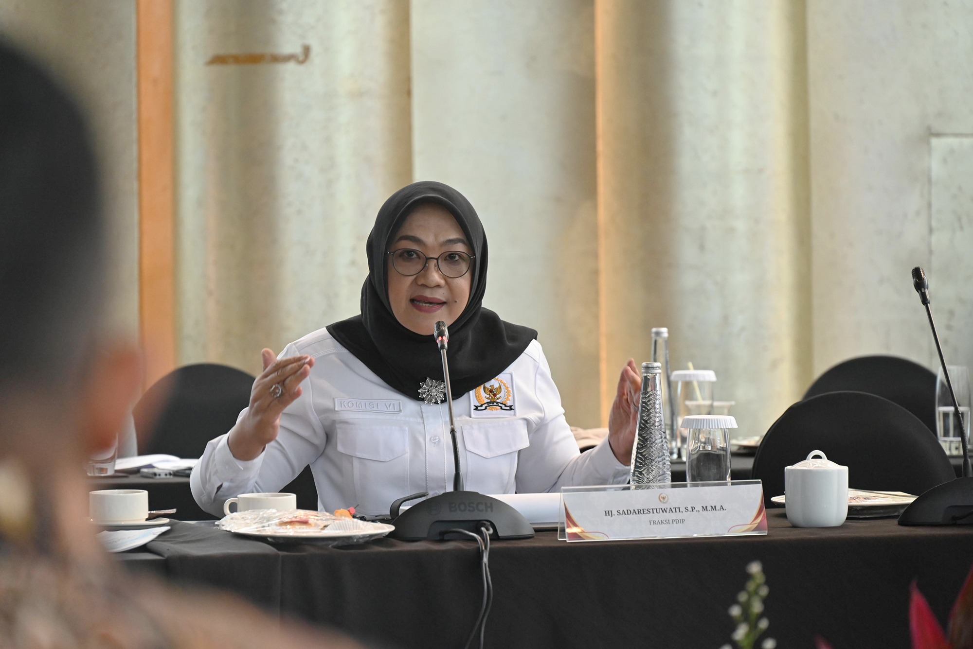 Anggota Komisi VI DPR RI, Sadarestuwati, saat mengikuti Kunjungan Kerja Spesifik Komisi VI DPR RI di Kota Tangerang Selatan, Banten, Jumat (7/11/2025). Foto: Ucha/vel