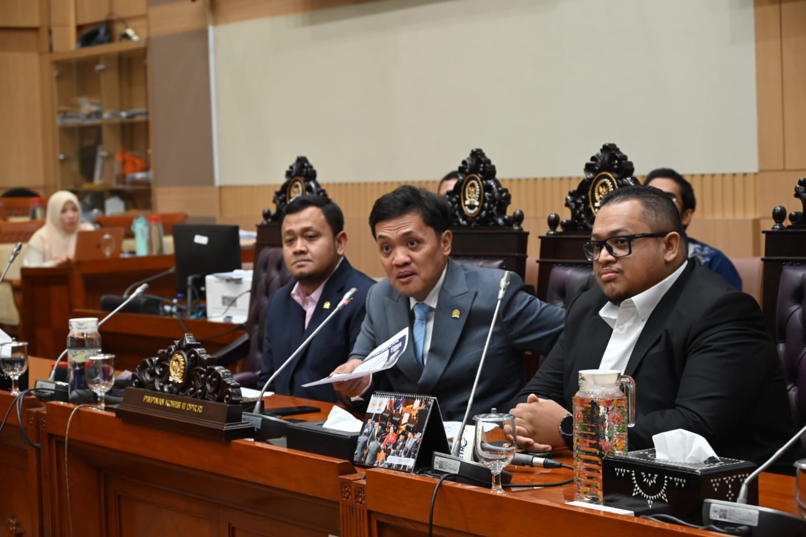 Ketua Komisi III DPR RI Habiburokhman saat konferensi pers (Konpers) di Gedung Nusantara II, Kompleks Parlemen, Senayan, Jakarta, Selasa (18/11/2025). Foto: Mahendra/vel.