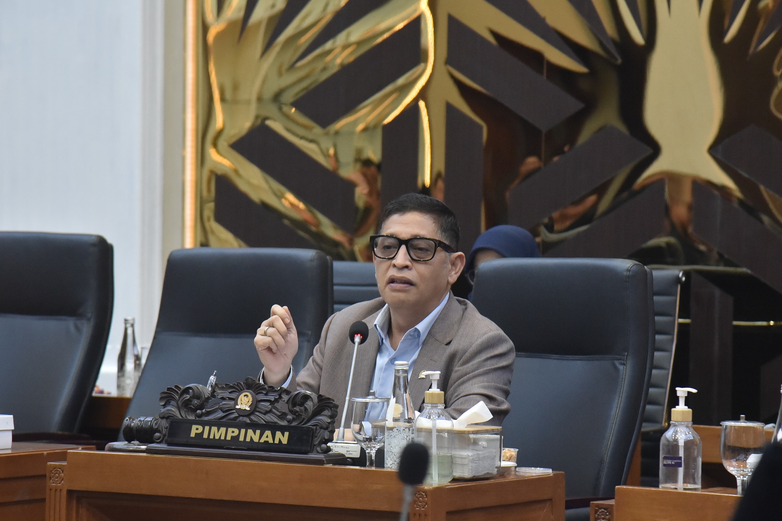 Ketua Badan Legislasi (Baleg) DPR RI Bob Hasan saat Rapat Kerja Baleg DPR RI dengan Menteri Agama serta Menteri Pendidikan Dasar dan Menengah di Gedung Nusantara I, Senayan, Jakarta, Rabu (19/11/2025). Foto: Mares/vel.