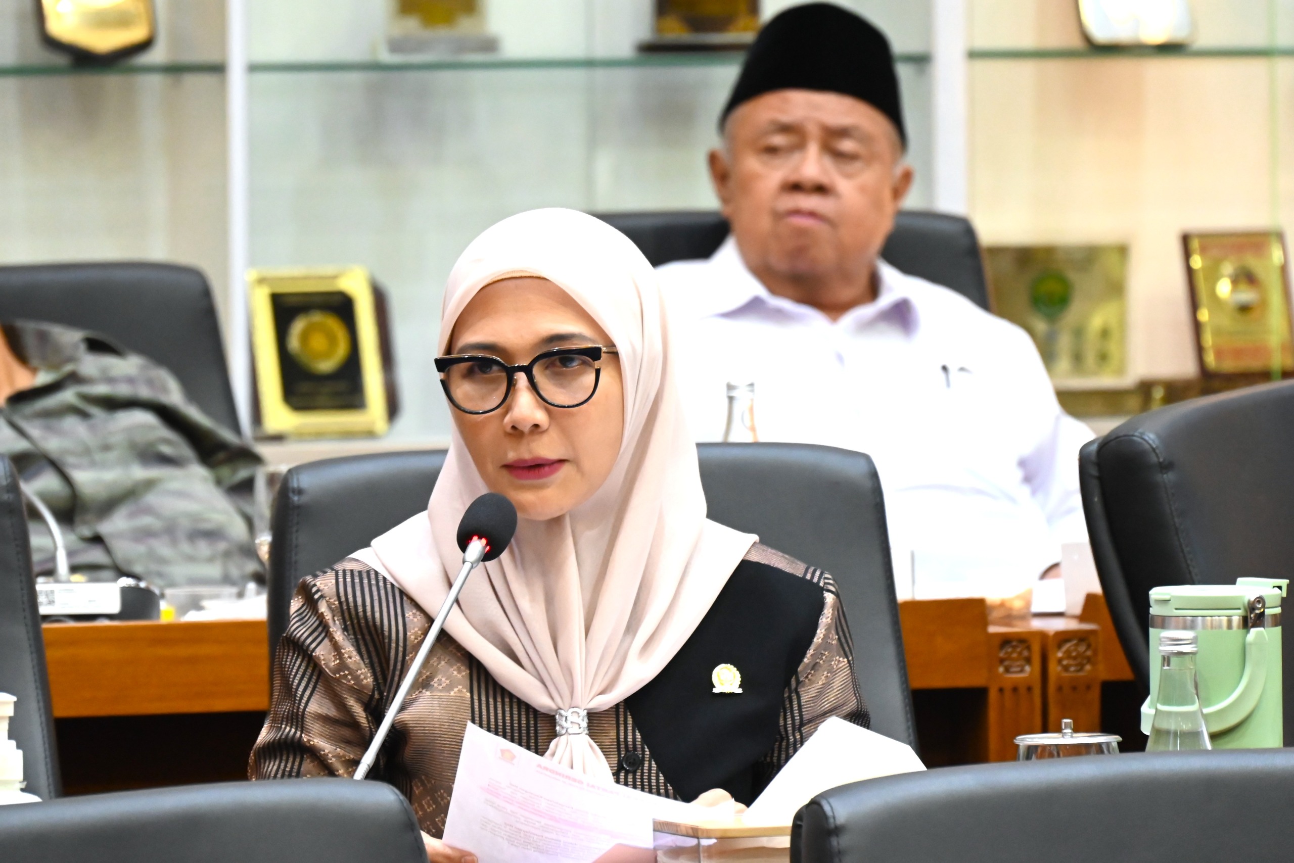 Anggota Baleg DPR RI, Melati, saat mengikuti rapat Pleno atas usulan Pengharmonisasian, Pembulatan dan Pemantapan Konsepsi RUU tentang Pengelolaan Keuangan Haji di Gedung Nusantara I, DPR RI, Senayan, Jakarta, Rabu (5/11/2025). Foto: Geraldi/vel.