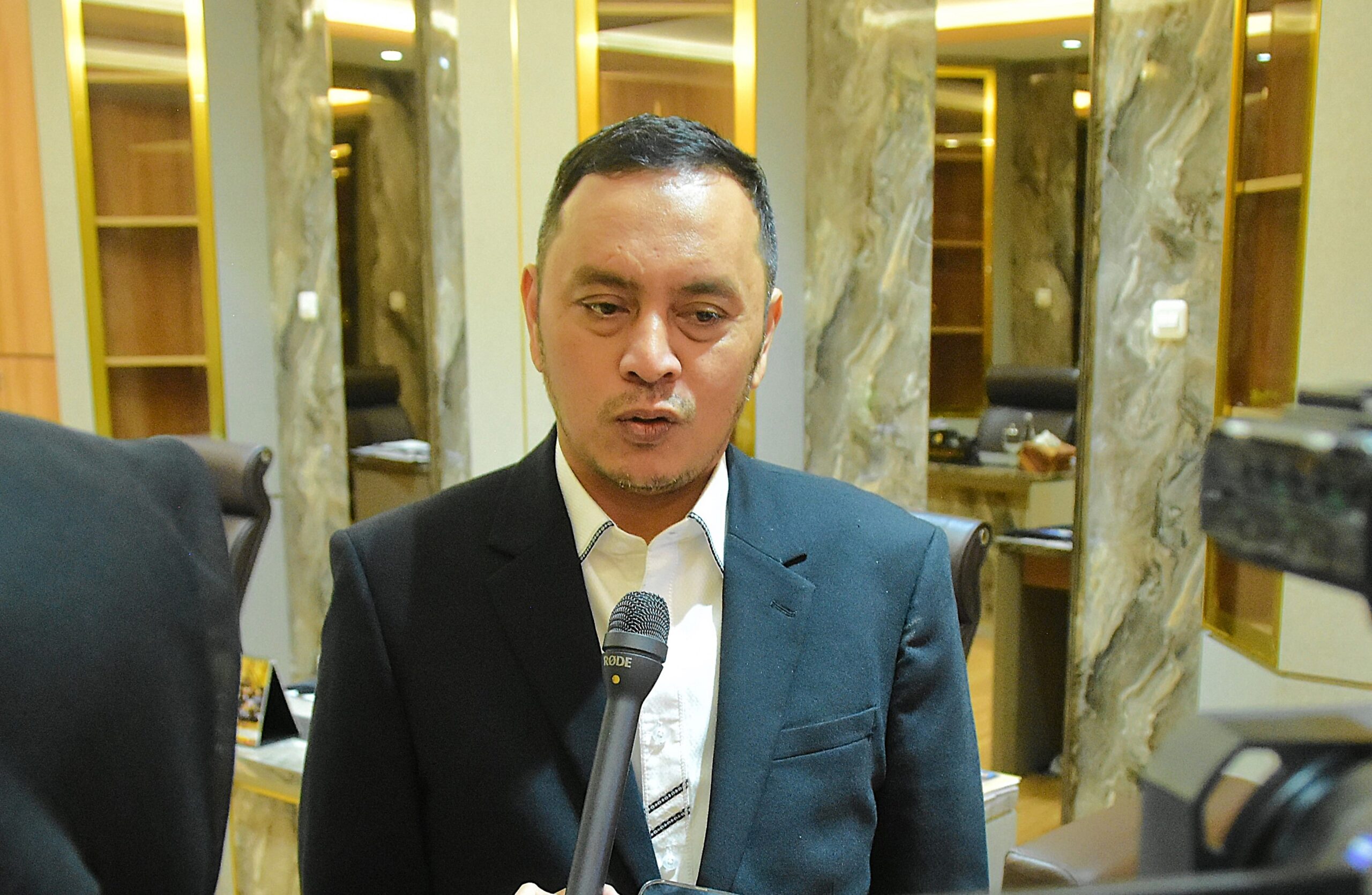 Ketua Komisi XIII DPR RI, Willy Aditya pasca Rapat Pleno di Gedung Nusantara I, Senayan, Jakarta, Selasa (11/11/2025). Foto : Runi/Andri