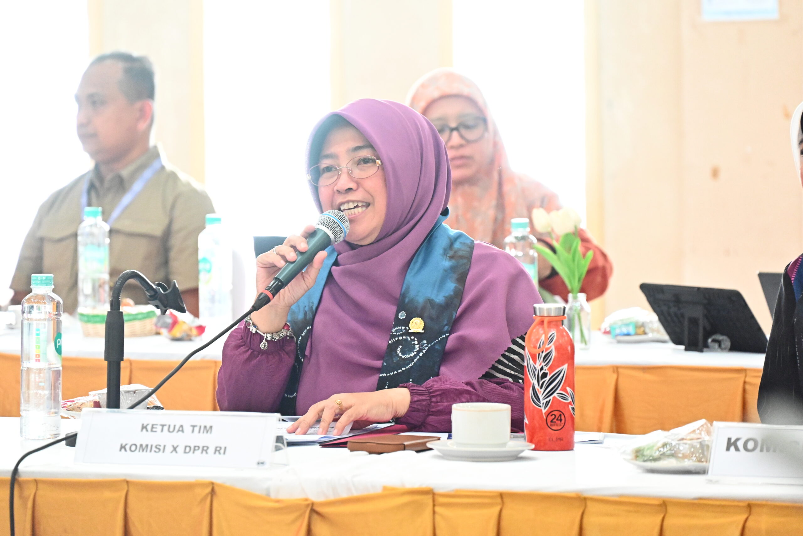 Wakil Ketua Komisi X DPR RI, Kurniasih Mufidayati, saat mengikuti Kunjungan Kerja Spesifik Komisi X DPR ke Balai Guru dan Tenaga Pendidikan (BGTK), Kota Banjarbaru, Provinsi Kalimantan Selatan, Rabu (19/11/2025). Foto: Saum/vel.